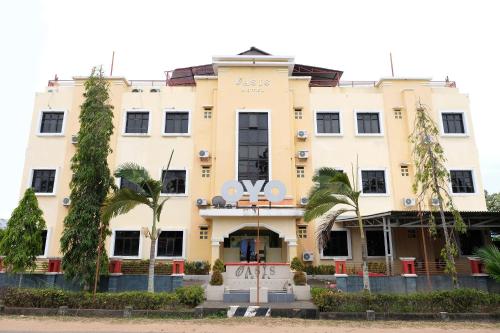 . OYO 515 Oasis Hotel