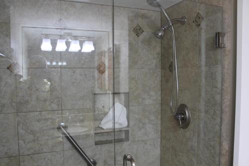 Anglers Cove M402 - image 6