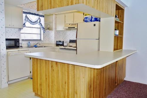 Anglers Cove N402 - image 2