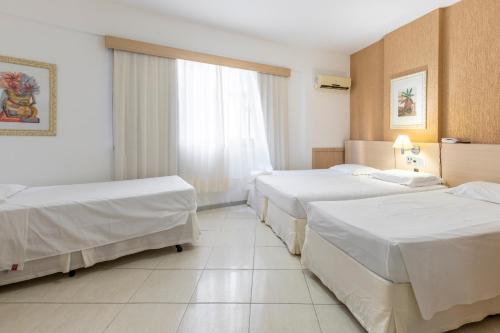 Hotel Ilha da Madeira The 3-star Hotel Ilha da Madeira offers comfort and convenience whether youre on business or holiday in Balneario Camboriu. Featuring a complete list of amenities, guests will find their stay at the 