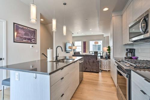 Trendy Denver Townhome - Walk to Mile High Stadium in Sloan's Lake