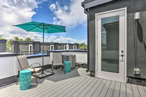 Trendy Denver Townhome - Walk to Mile High Stadium in Sloan's Lake