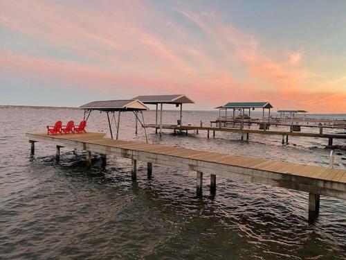 Cottage at Castaway - image 6
