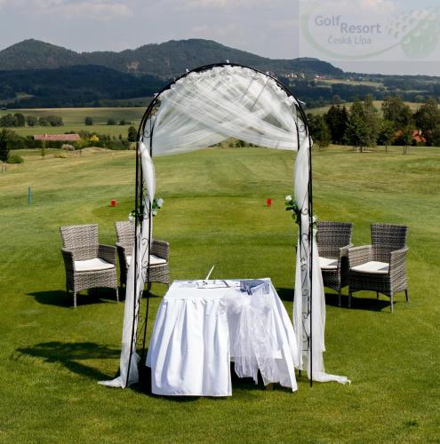 Ümbrus, Golf Resort Ceska Lipa in Nový Bor