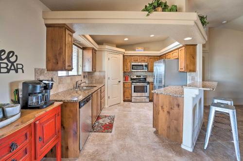 Lake Havasu Home with Brand New Backyard Oasis! - image 4