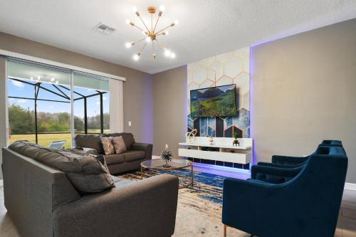 2801 Modern Disney Villa 7BD 5BT at Storey Lake Resort - image 2
