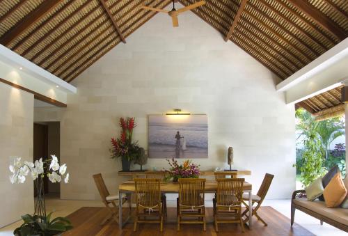 Deluxe Three-Bedroom Pool Villa with Free Return Airport Transfer image 2