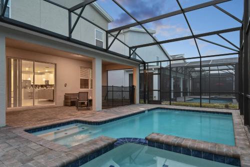 4526 Fabulous Villa Sleeps 24 Pool and Game Room at Storey Lake - image 6