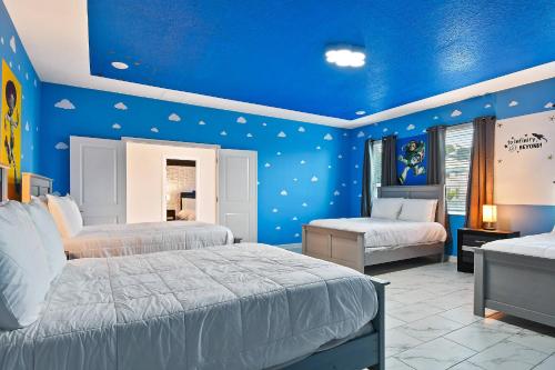 4584 Spectacular 9Bd 5Bath Disney Villa at Storey Lake - image 3