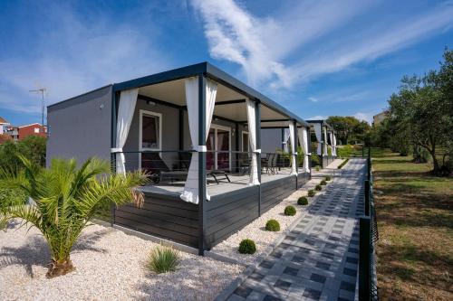 2 bedrooms, 4 beds