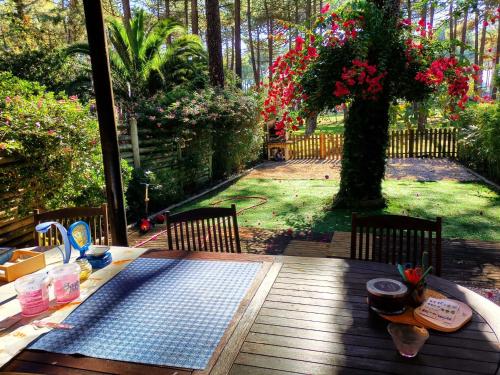  Dolphin Aroeira Beach Villa in Charneca