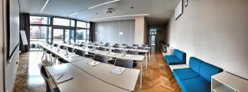Holiday Inn Prague Airport - image 9