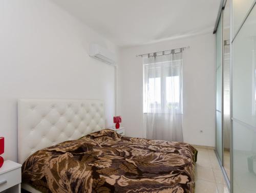 Two-Bedroom Apartment image 4