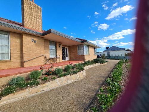 Harden Golfers Rest Accommodation in Harden