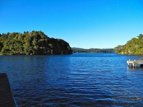 Lakeside Villa - Lake Rotoiti Holiday Home