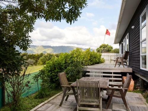 Waikanae Retreat - Waikanae Beach Holiday Home in Waikanae