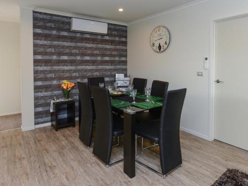 บริการและสิ่งอำนวยความสะดวก, Te Awa Napier Treasure - Napier Holiday Home in เบย์ วิว