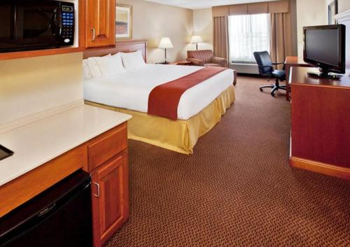 Holiday Inn Express Hotel & Suites Sheldon by IHG
