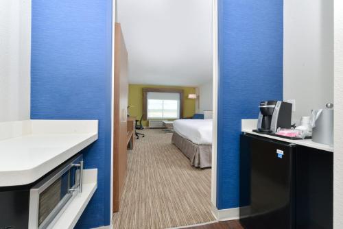 Holiday Inn Express & Suites - Ogallala