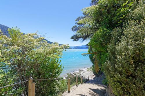 Aquamarine Dreams - Marlborough Holiday Home