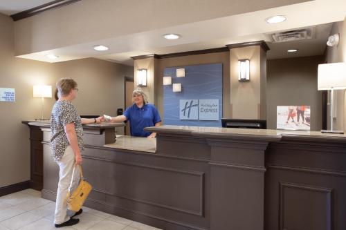 Holiday Inn Express & Suites Yankton, an IHG Hotel