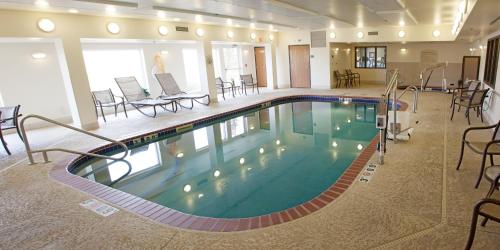 Holiday Inn Express Suites Yankton Hotel