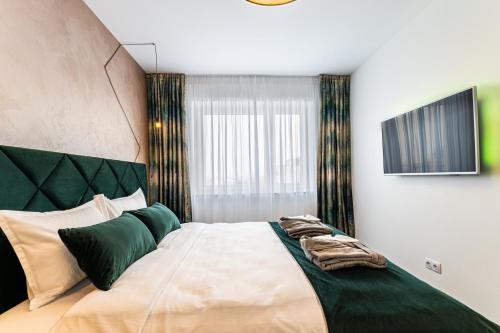 Gold Penthouse with Terrace, Mountain View and Jacuzzi image 5
