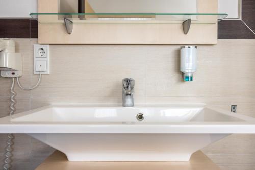 Hotel Germania - image 7