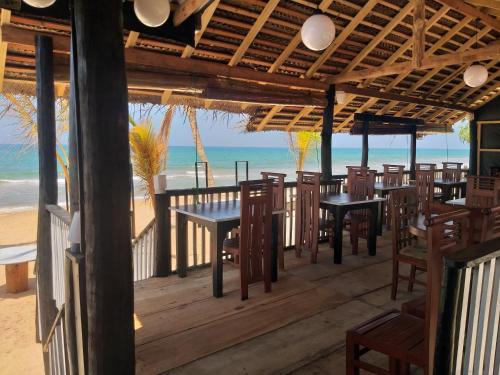 레스토랑, Janus Paradise Rest in 인두루와