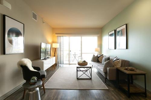 Walk to Venice Beach & Abbot Kinney! - 4 Beds! - image 4