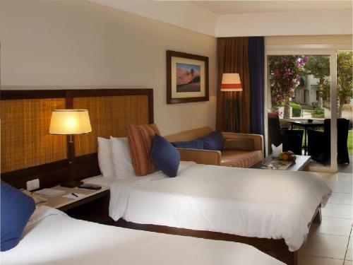 Classic Double or Twin Room image 4