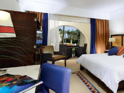 Classic Double or Twin Room image 5