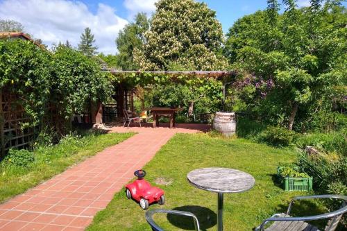 花園, Ferienwohnung in Peetzig am See in 昂格明德