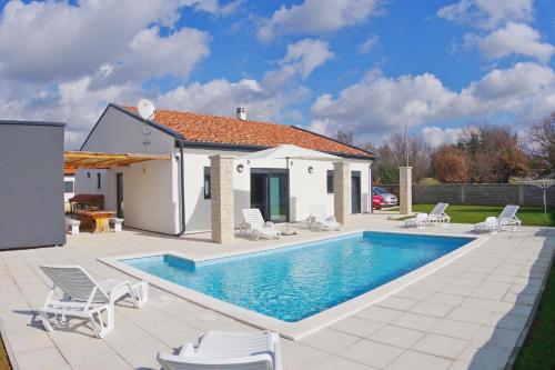 Beautiful villa with private pool on peaceful location, village Sveti Kirin