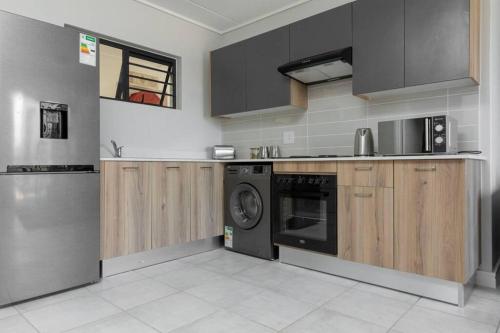 Alimama Spaces: The Robert's Greenlee Apartment