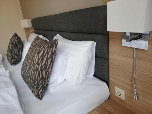Hotel Therapia - image 9
