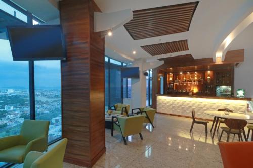 Bar/lounge, Holiday Inn Queretaro Zona Diamante in Queretaro