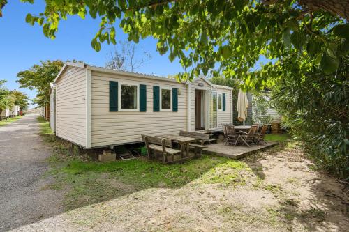 Bungalow de 3 chambres a Sete a 200 m de la plage avec piscine partagee jacuzzi et terrasse amenagee - Location saisonnière - Mèze