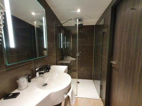 XO Hotels Infinity - image 11