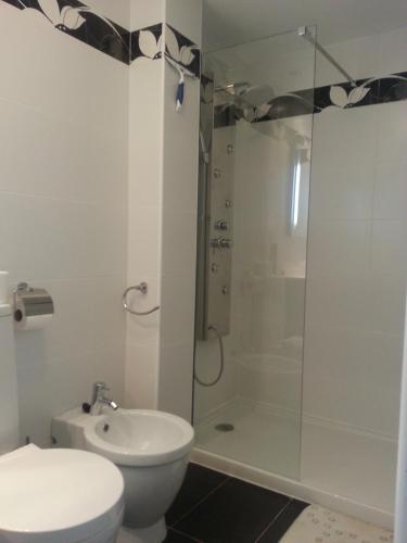 Homes of Spain, Mar de Pulpi fase 1, Apartamento primera linea de playa, bajo con jardin y WIFI
