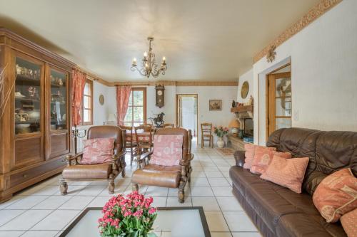 Villa with 4 bedrooms in Saint Pierre des Tripiers with wonderful lake view private pool furnished garden 41 km from the slopes - image 5
