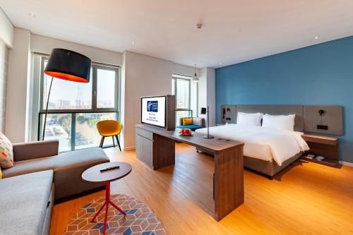 room detail thumbnail 1