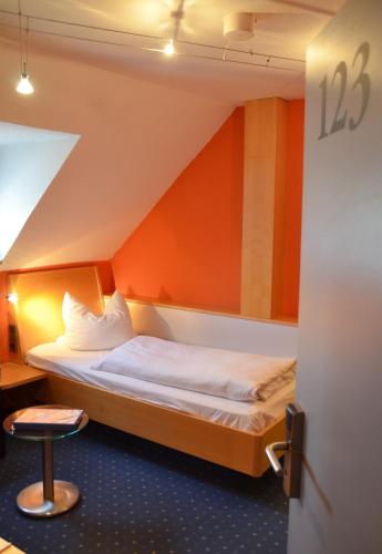 1 twin bed