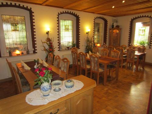 Restorāns, Gaststatte & Pension Oelmuehle in Oberschona