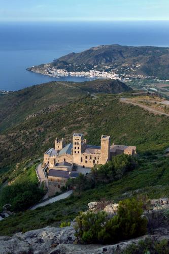 Közeli látványosságok, Hotel Agora in Puerto de la Selva