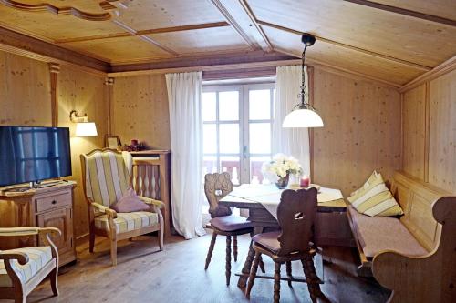 287808395 Hotel Maier zum Kirschner