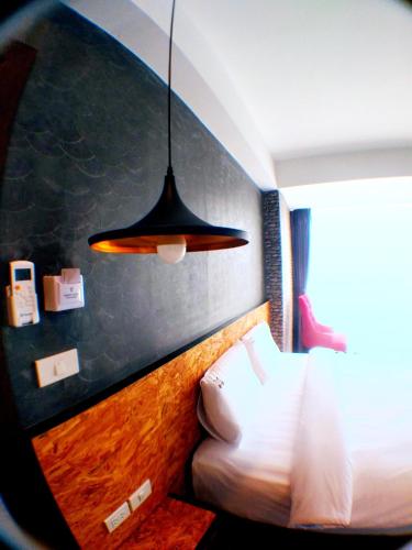 Modern Budget Hotel - Tap to explore photos