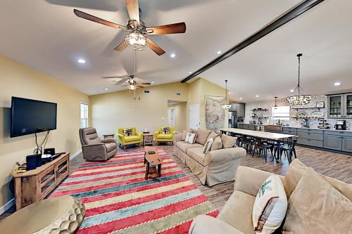 2 New Canal-Front Homes - Pier & Outdoor Living home - image 4