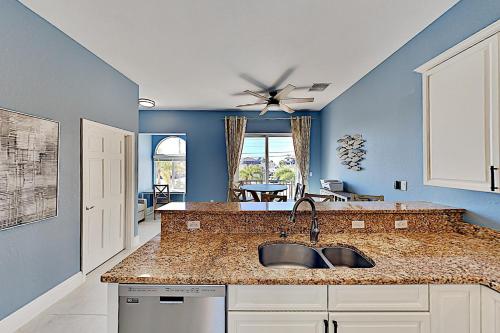 Waterfront Retreat - Private Dock - Walk to Beach home - image 4