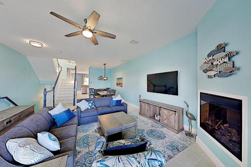Waterfront Retreat - Private Dock - Walk to Beach home - image 5